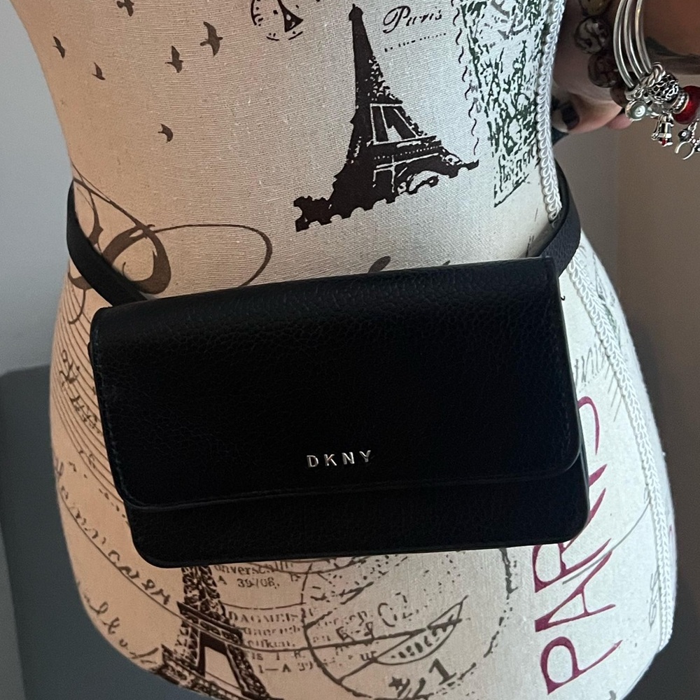 DKNY Pebbled Leather Adjustable Belt Fanny Pack Black Bag